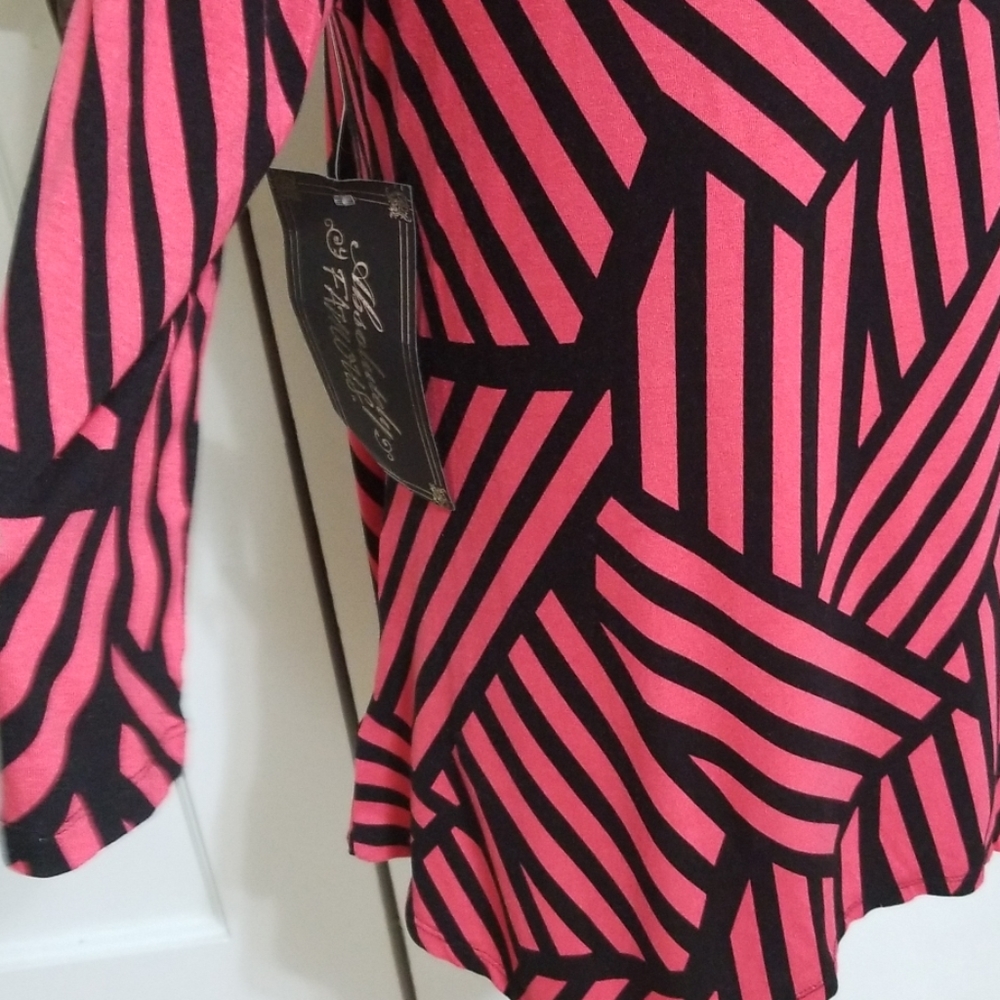 Absolutely Famous Top - Picture 5 of 7